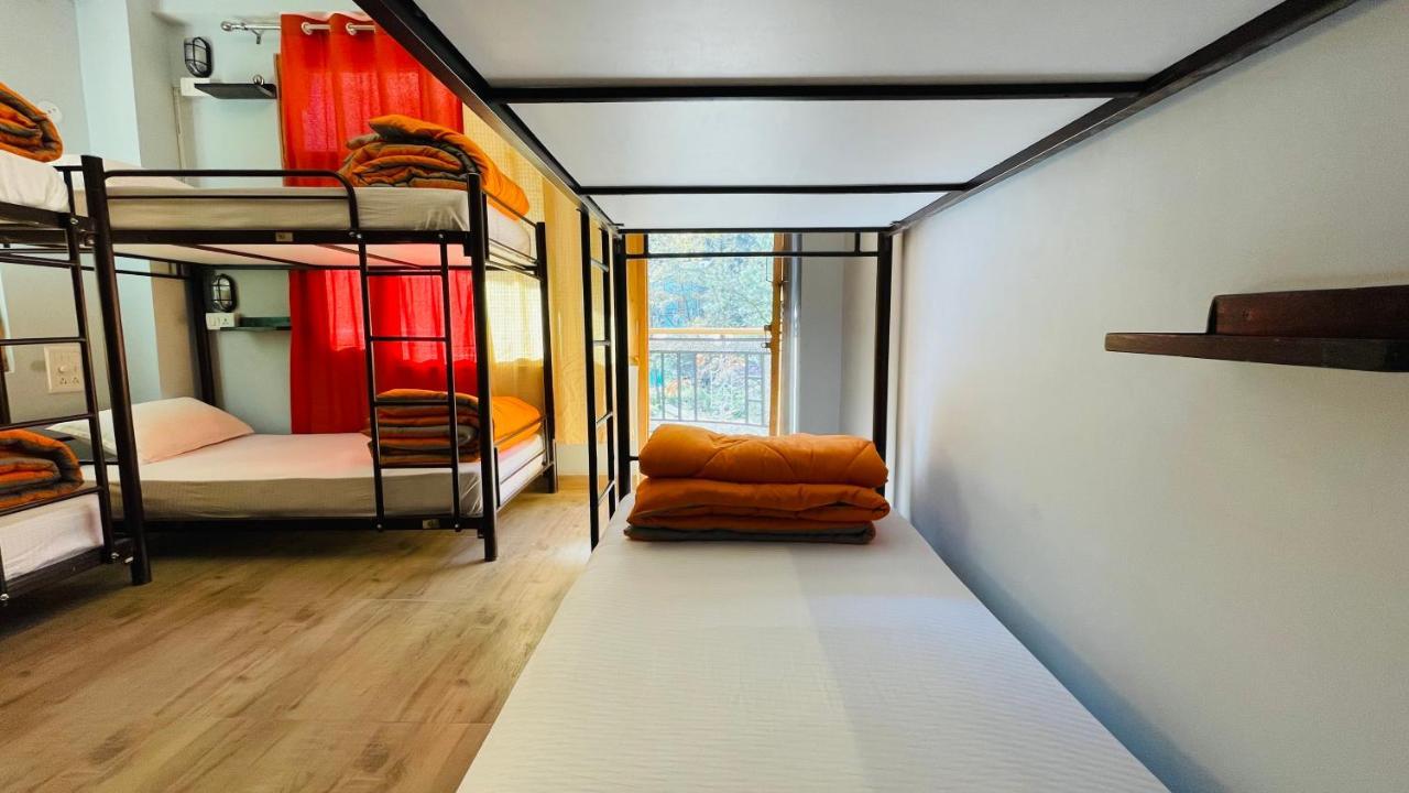 Madpackers Jibhi - Of Streamsides & Waterfalls Exterior foto